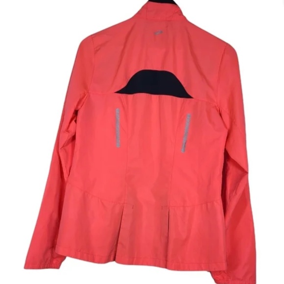 Brooks Lightweight Running Jacket Shelter Technology Neon Pink— size Medium - Picture 4 of 8